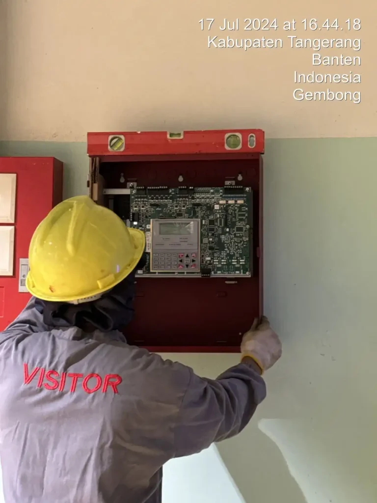 Proses pemasangan panel control fire alarm system (3)